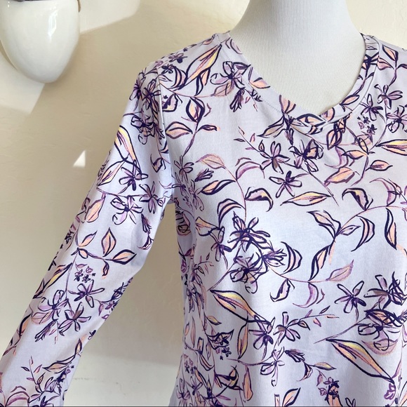 ✖️SOLD✖️•LOGO by Lori Goldstein• Floral Print Tunic Top w/Pleated Hem - Picture 3 of 9